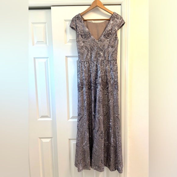Vera Wang Sequined Boat Neck Gown Cap Sleeves Elegant Sparkle Prom Pewter 6 - Picture 5 of 12